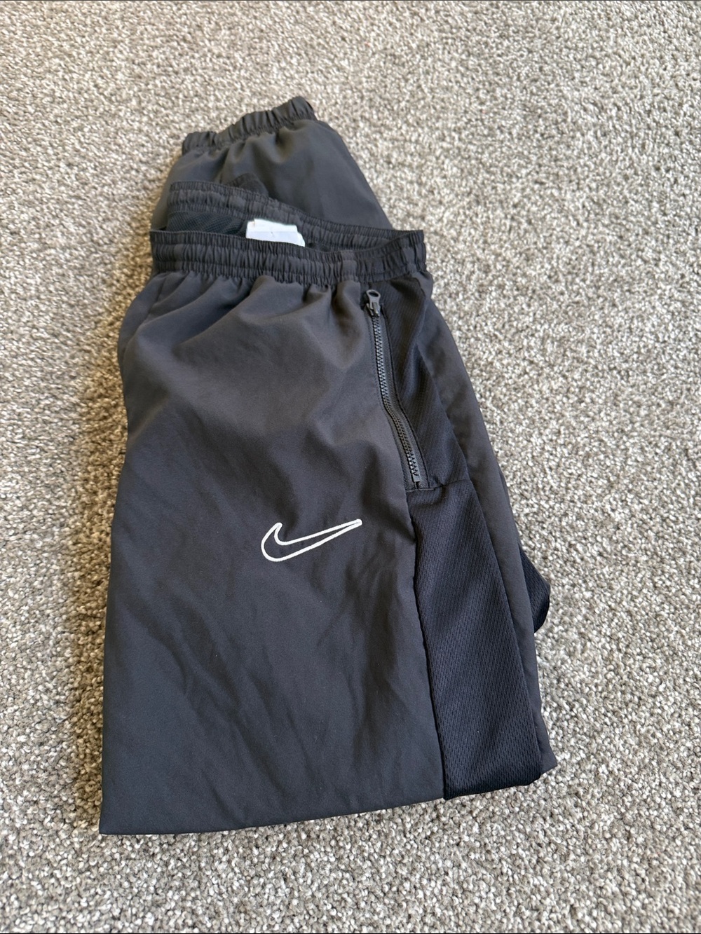 Lot of 4 boys sweats. Nike, Jordan Adidas - Picture 4 of 5